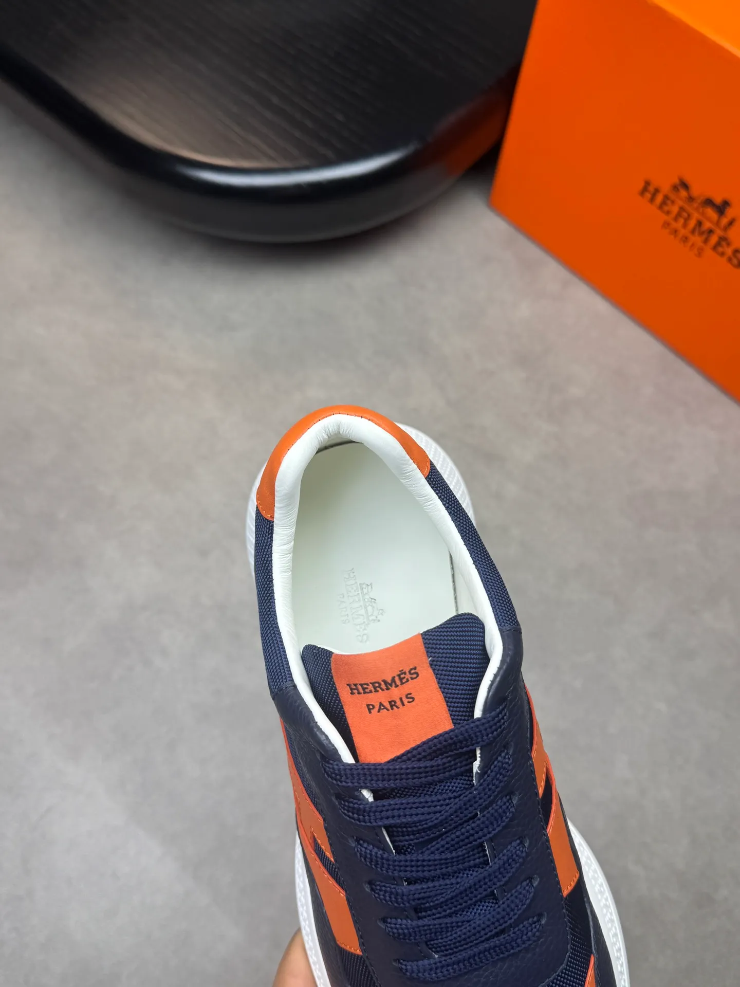 [HERMES] Hermès men's shoes 💰520💰 - high-end quality original items 🔍🔍🔍 casual sports shoes - upper: 🔝 pebbled calfskin, brand high mercerized canvas, body sewn with brand ´H´ totem, tongue brand logo cloth label - lining: water-dyed cowhide -Outsole: Ultra-light T men's shoes 💰U foam·rubber; two-color molded outsole -Ultra-high quality control·Fine workmanship: highlighted (high-end·luxury·grade) -Size: 39-44 (38, 45, can be customized)